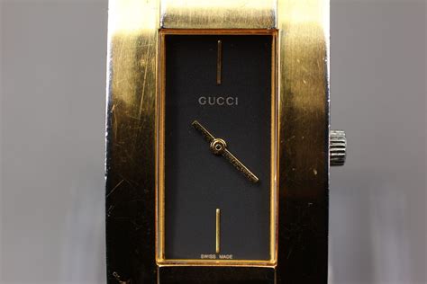 gucci 4600m gold stainless